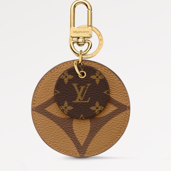 Louis Vuitton Accessories - New Louis Vuitton, reverse monogram keyholder, and back chart
